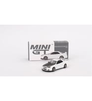 Mini GT 501 Nissan Skyline GT-R (R34) V-Spec II N1 White RHD Model Araba