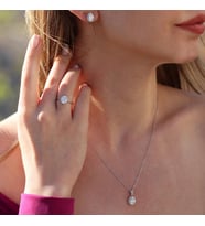 Etrafı Pırıltılı Taşlarla Çevrili Elips Montür Sky Diamond Gümüş Set