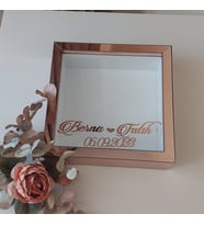 25X25 ROSE KAPLI LEDSİZ DERİN ANI ÇERÇEVESİ! ÖZEL GÜN ÇİÇEKLERİNİZ İÇİN