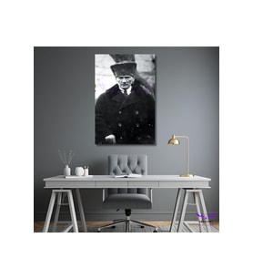 Tekli Dikey Kanvas Ofis Tablosu Siyah Beyaz Şapkalı Atatürk Portresi