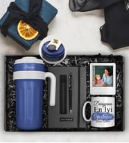 Öğretmenler Gününe Kişiye Özel 700 ML Dereceli Kulplu Çelik Termos & Tasarım Kupa & Kişiye Özel Defter & Deri Kılıflı Touch Pen Kalem & Çerçeve Hediye Seti