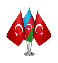 Masa Üstü Azerbaycan Bayrağı Türk Bayrağı Üçlü Krom Direk Masa Bayrak Seti