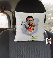 BK Gift Kişiye Özel Sarı Kırmızı Futbolcu Karikatürlü Kare Araç Koltuk Yastığı-1