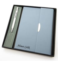 Signator® Codex  N211 Kişiye Özel Defterli Set - İsme Özel Gümüş Kalem + İsme Özel Açık Mavi Defter  İsme Özel Kutusunda Hediyelik Set (Karışık)