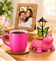 Kişiye Özel Fotoğraflı Pembe Kaplumbağa Masa Lambası ve Pembe Kupa Bardak – Sevgiliye Arkadaşa Doğum Günü Hediyesi