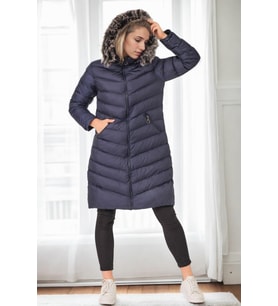Dewberry Kadın %100 Polyester Kürklü Kapüşonlu Kaban Lacivert Z6690 Katmanlı Kombin, Kazak ve Gömlek Kombini