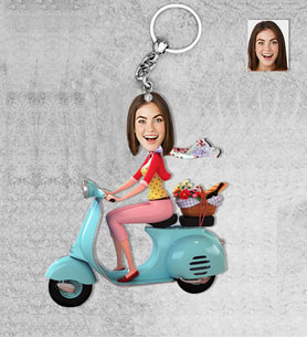 Kişiye Özel Motorcu Kadın Ahşap Anahtarlık-3