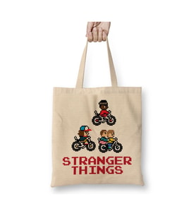 Stranger Things Kids On Bikes Pixellated Beyaz Bez Çanta Uzun Saplı Alışveriş Çantası Plaj Çantası