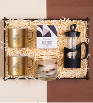 Altın Dokunuşlu Hediye Kutusu  Premium Kahve, French Press ve Mum Şıklığı