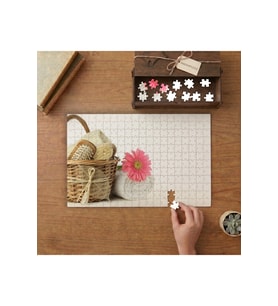 Duş Sepeti ve Pembe Çiçek Tasarımı 240 parça Ahşap Puzzle Ahşap Kutuda MP00120