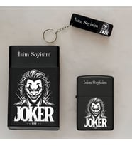 Joker Desenli Kişiye Özel İsimli Çakmak,Metal Tabaka ve Anahtarlık Seti - 3'lü Hediye Set SMP30 (Siyah)