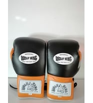 Wolfking marka Deri Boks Eldiveni siyah renk ipli model Orjinal Dana derisidir. 10-12-14-16oz büyüklükte İstediğiniz Bedeni msj ile bildiriniz