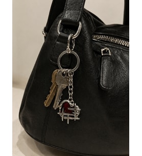 Gotik Kırmızı Kalp Figürlü Metal Anahtarlık Unisex Tasarım