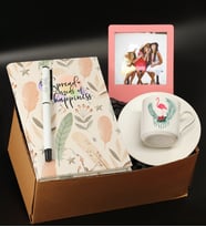 Kişiye Özel Beyaz Roller Kalem& Tüy Tasarımlı Defter& Pembe Instagram Çerçeve& Flamingo Baskılı Tekli Fincan Hediye Seti