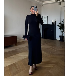 Kadın Uzun Kollu Balıkçı Yaka Kol Ağzı Tüy Detaylı Uzun Krep Elbise (Siyah)