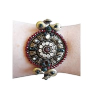 Otantik Beyaz Yeşil Boncuk Detaylı Bileklik (Kırmızı-Rose Gold)