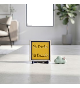 Hayır, Bereket ve Güzel Dilekleri Yansıtan “Yâ Fettâh Yâ Rezzâk” Yazılı Dekoratif Obje, Şık Standlı Armağan 10x10 cm