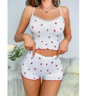 Arias Closet Beyaz Üstüne Çilek Desenli Askılı Şortlu Pijama Takımı