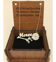 Vog Kişiye Özel Merve Yazılı Papatya Isim Kolye 925 Ayar Gümüş Sevgiliye,Anneye,Arkadaşa Kolye (Sarı)
