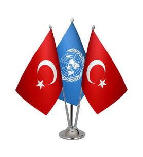 Masa Üstü Birleşmiş Milletler Bayrağı Türk Bayrağı Üçlü Krom Direk Masa Bayrak Seti