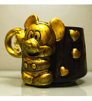 El Yapımı 3D Yaldızlı MİCKEY MİNNİE Figürlü HEDİYE Harf yada Kalp Charm'lı Kişiye Özel Seramik Kupa (Siyah-Gold)