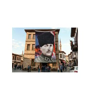 Üniformalı Kalpaklı Gazi Mustafa Kemal Atatürk Poster Bayrak Premium Raşel Kumaş ATA24