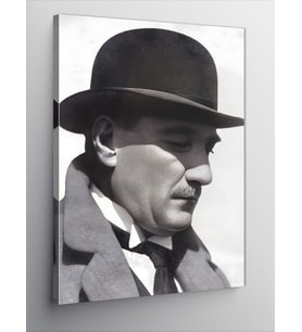 Kanvas Tablo Fötr Şapkalı Mustafa Kemal Atatürk