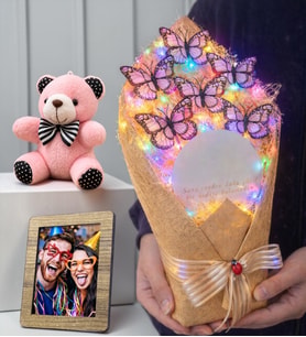 Kişiye Özel Hediye Fotoğraflı Renkli Işıklı Aynalı Kelebek Buketi ve Pembe Peluş Ayıcık (Beyaz)