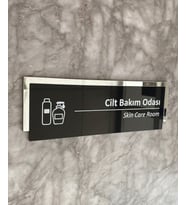 Silver Aynalı Parlak Siyah Seri Cilt Bakım Odası Kapı Isimliği Yönlendirme Levhası