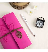 Deri Kapaklı Bağcıklı Defter – Retro Vintage Tarz, Eskitme Sayfalar, Yaprak Desenli, Çizgisiz Spiralli Günlük, Hatıra, Not, Anı Ajanda Defteri Zarif Hediyelik