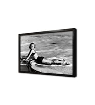 Marilyn Monroe Yüzerken Çekilmiş Çerçeveli Mdf Tablo