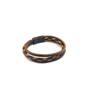 Canyon Braid Core – Taba & Turuncu Örgü Detaylı Siyah Deri Erkek Bileklik-1419