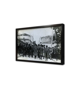 Atatürkün Samsuna Çıkışı Çerçeveli Cam Tablo