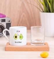 Kişiye Özel Sevimli Avokado Desenli Ahşap Sunumlu Kahve Fincanı