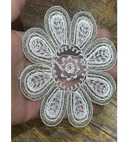 11x10 CM GÜPÜR BEYAZ PAPATYA APLİKE ARMA YAMA DİKİŞ AKSESUARI