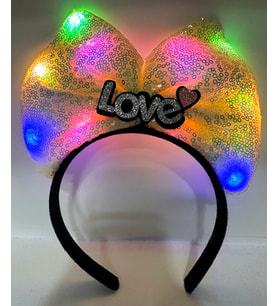 Led Işıklı 3 Farklı Fonksiyonda Yanan Gümüş Love Yazılı Sarı Fiyonk Taç 20X17 cm