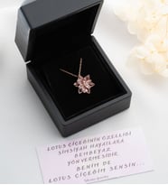 925 Ayar Gümüş Işıklı Kutuda Pembe Lotus Kolye