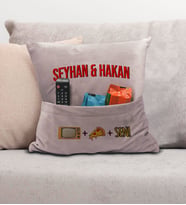 BK Gift Kişiye Özel Tasarımlı Organizer Kumanda ve Atıştırmalık Cepli Pembe Kırlent Yastık- 2, Ev Dekoru, Ev Hediyesi