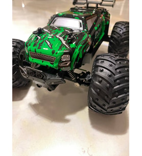 Uzaktan Kumandalı Sarjlı Işıklı Off Road Süsyansiyonlu Yeşil Yarış Arabası