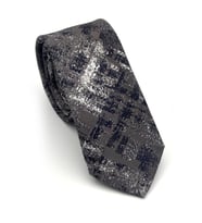 Lacivert Desenli Gri Dokuma Kumaş Mendilli Slim Fit Kravat // SDK-2608-3