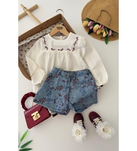 Miniğimin Cicileri Vintage Nakışlı Bluzlu Çiçek Desenli Denim Şortlu Kız Çocuk 2 li Takım - Mavi