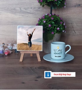 Uçak Mühendisi Fotoğraflı Dekoratif Taş, Ahşap Altlıklı Türk Kahvesi Fincanı Hediye (Model 2)
