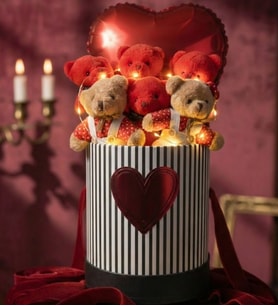 Led Işıklı Kalp Balonlu Şirin Elbiseli ve Kırmızı Peluş Ayıcık Buketi - Premium Kalp Logolu Hediye Kutusu, Gift Box - Sevgiliye, Arkadaşa Sürpriz Doğum Günü & Tebrik - Kutlama Hediyesi