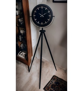 Siyah Lüks Sade Tripod Ayaklı Saat (Standart)
