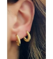 Altın işçiliğinde gümüş burgu halka küpe 1 cm çap