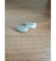 Kararmaz Paslanmaz Gümüş Renk Zirkon Taşlı Çelik Küpe