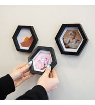 Yapışkanlı Sök Tak Küçük Altıgen Fotoğraf Çerçevesi - 3'lü Paket (Siyah)