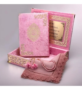 Şal + Tesbih + Kuran Hediye Seti (Orta Boy, ŞemsLafzatullah, Gold Pleksi, Raşel Kutu, Bebe Pembe)