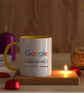 Kişiye Özel Google Tasarım Esprili Ahşap Altlıklı Mumlu Sarı Kupa