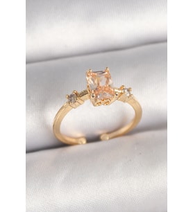 Pirinç Gold Renk Kare Zirkon Taş Model Kadın Yüzük